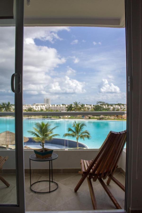 Departamento En Cancun Con 7 Albercas Tipo Playa Y Laguna Exterior photo